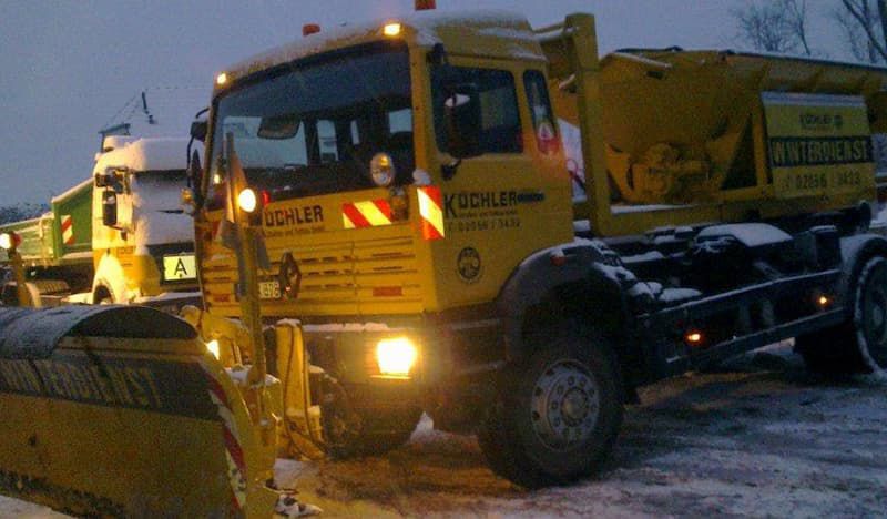 Küchler Straßen- u. Tiefbau - Salz- und Splittstreuung